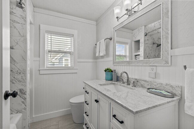 Foto del edificio - 431 E Summer St