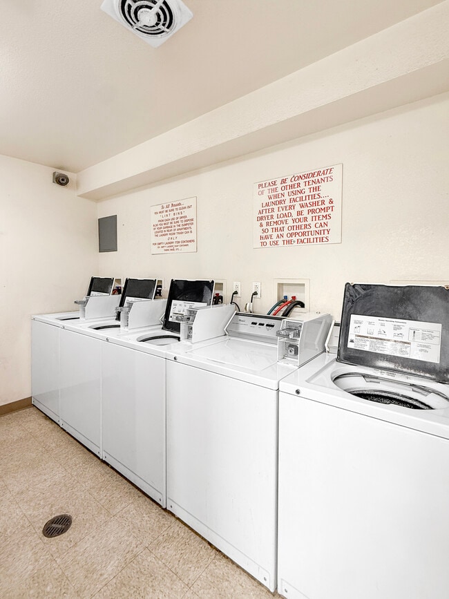 Building Photo - Pacific Rosemead Apartments