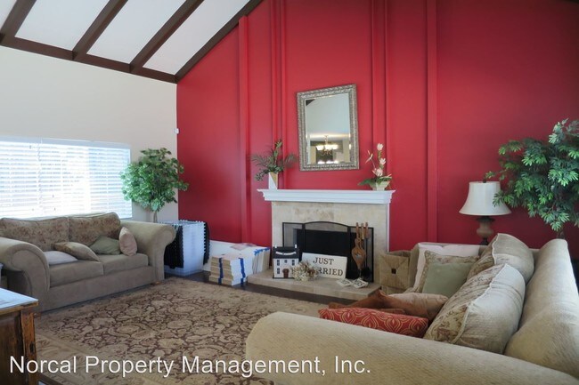 Building Photo - 747 Carlotta Ct