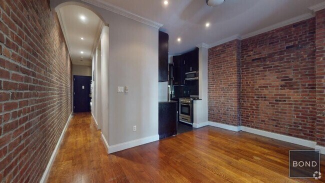 Building Photo - 724 Tenth Avenue
