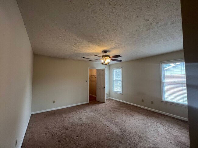 Building Photo - 150 Wilbanks Dr