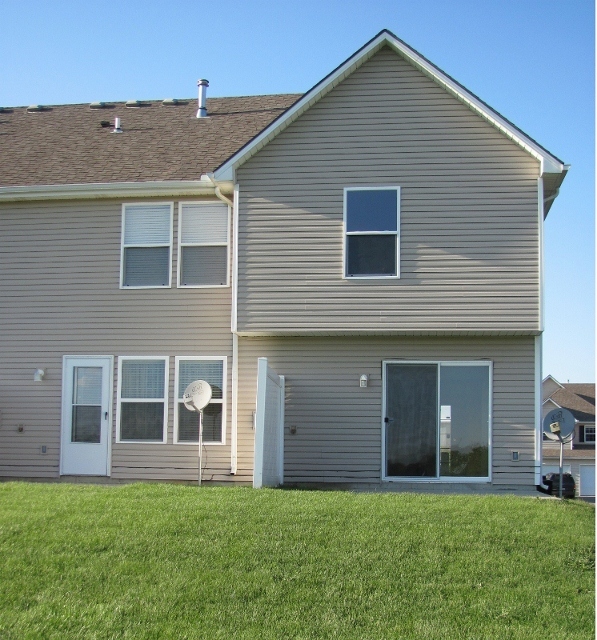Building Photo - 2019 Hickoryleaf Ln