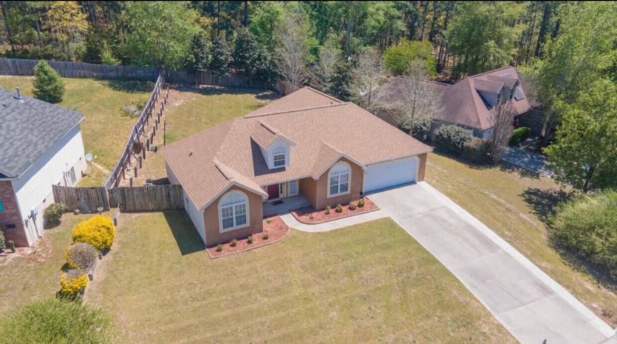 Foto principal - 251 Swallow Lake Dr