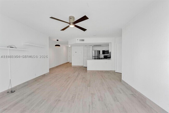 Foto del edificio - 8911 Collins Ave