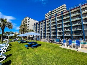 Building Photo - 201 77th Ave N