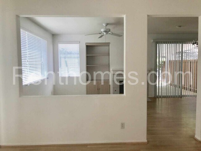 Building Photo - Mira Mesa, 9628 Capricorn Way - Near Movie...