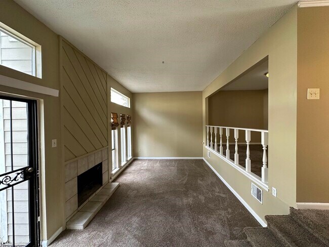 Foto del edificio - 2409 Talmadge Pl