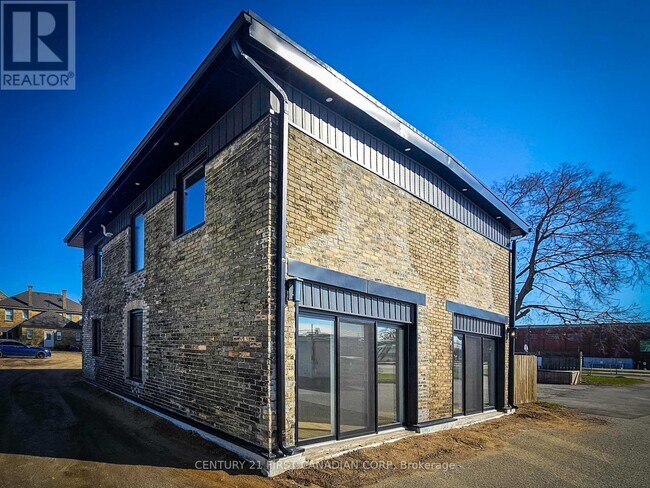 Photo du bâtiment - 857 Dundas St