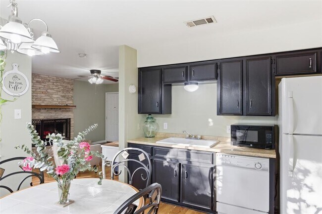 Foto del edificio - 105 Norwood Dr