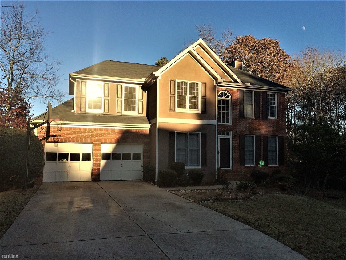 Primary Photo - 320 Wynstone Way