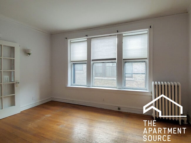 Photo - 432 W Surf St Apartment