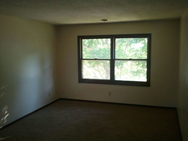 Building Photo - 450 N Dubuque St