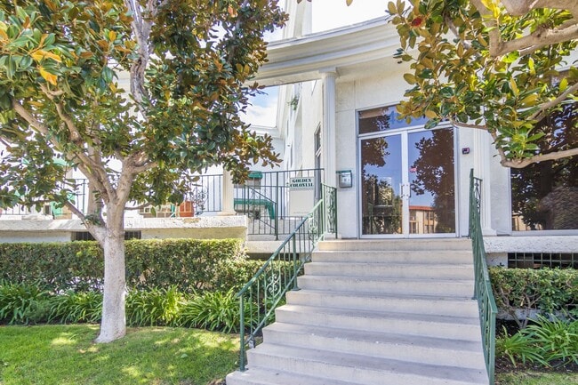 Building Photo - Remodeled 2 BEDROOM/2 BATH in the Heart of Sherman Oaks!