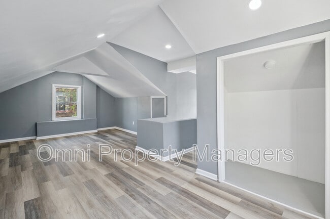 Building Photo - 10366 Roxbury St