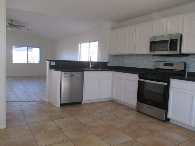 Building Photo - 3419 Rosewood St