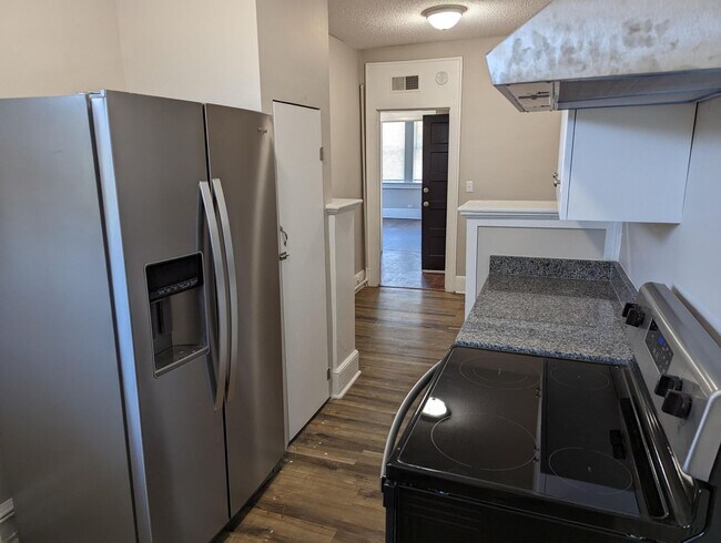 Foto del edificio - Charming Apartment Downtown Columbia Comin...