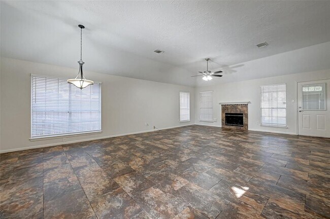 Building Photo - 9803 Knights Dr