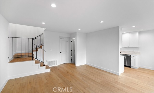 Building Photo - 6567 Woodburn Ln