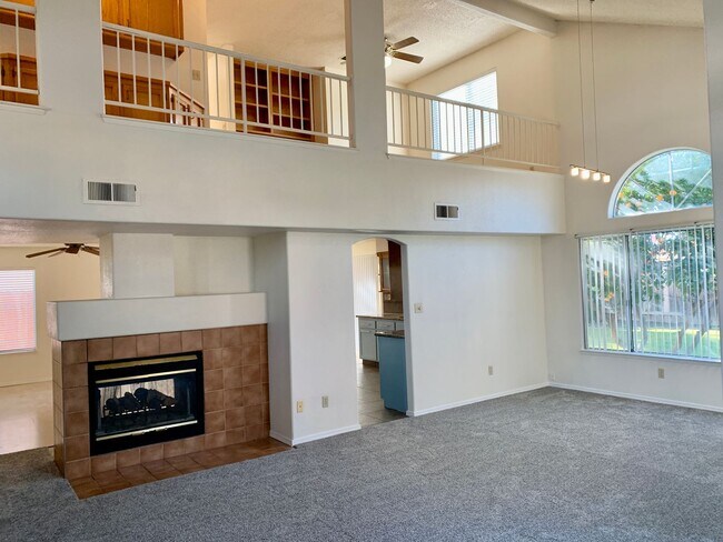 Foto del edificio - Beautiful Northwest Bakersfield Home with Solar - Ready for Immediate Move In!