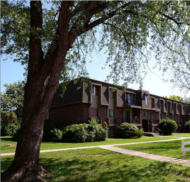 Building Photo - 2321 Benson Gardens Blvd
