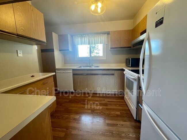 Photo du bâtiment - 4403 Riverbend Rd NW