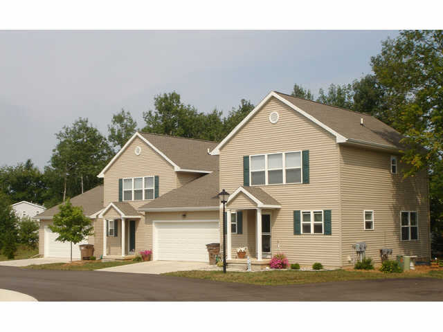 Comunidad - White Pines Apartments (White Pines Apts LLC)