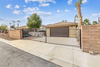 Building Photo - 200 W Desert Rose Dr