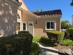 Building Photo - 2110 Northshore Dr