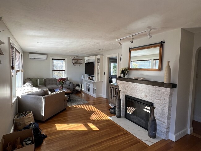 Building Photo - 11 Juniper Terrace