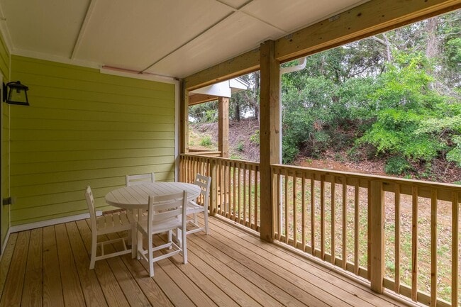 Building Photo - 3 Bedroom 3.5 Bath Townhome Available 10/24-APPLY HERE!