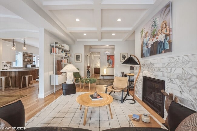 Foto del edificio - 815 W Gunnison St