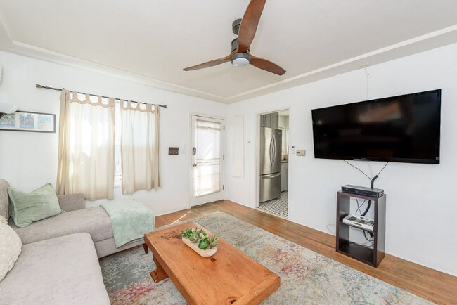 Foto del edificio - 3270 Cedar St