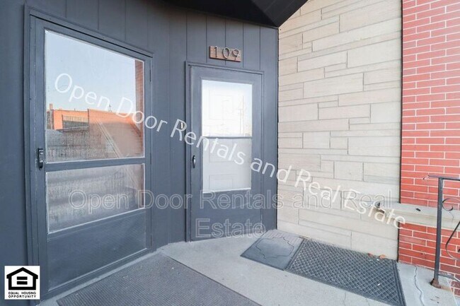 Building Photo - 109 E King St