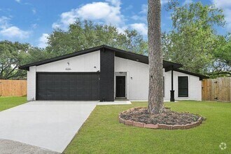 Building Photo - 18318 Cassina Ln