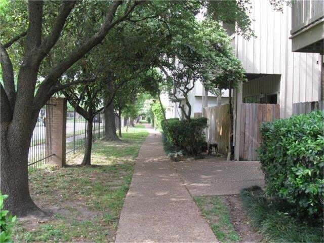 Photo - 2100 Tanglewilde St Apartment