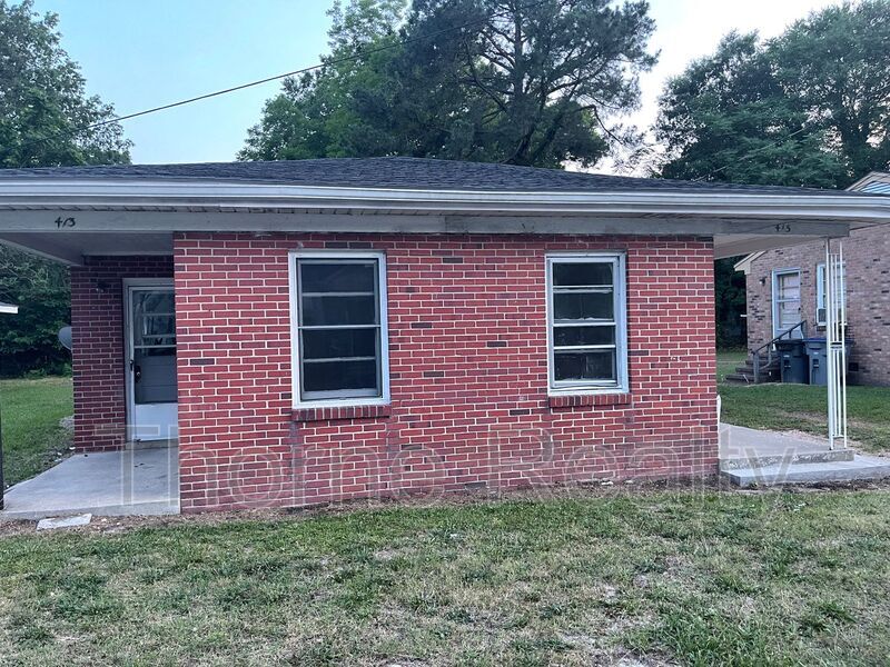 Primary Photo - 415 Dexter St
