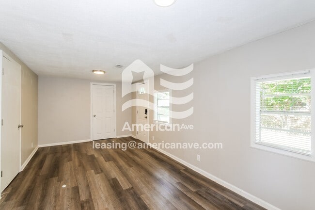 Foto del edificio - 731 Sommer St NE