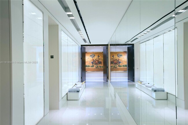 Foto del edificio - 19575 Collins Ave