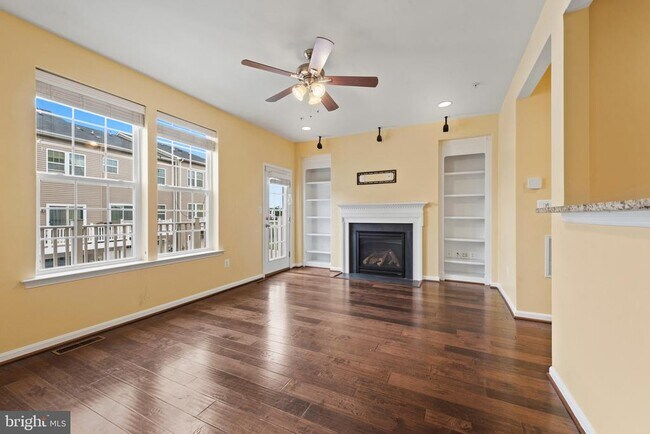 Building Photo - 306 Paladium Ct