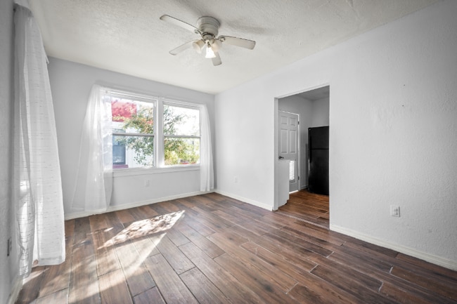 Building Photo - 1602 Wambolt St