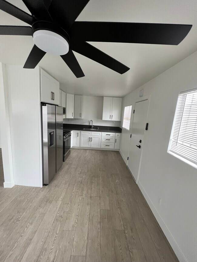 Foto del edificio - 528 W 93rd St