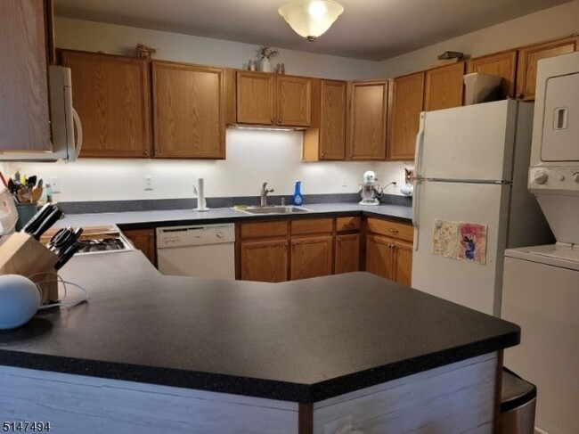 Building Photo - 177 Falcon Ridge Way N