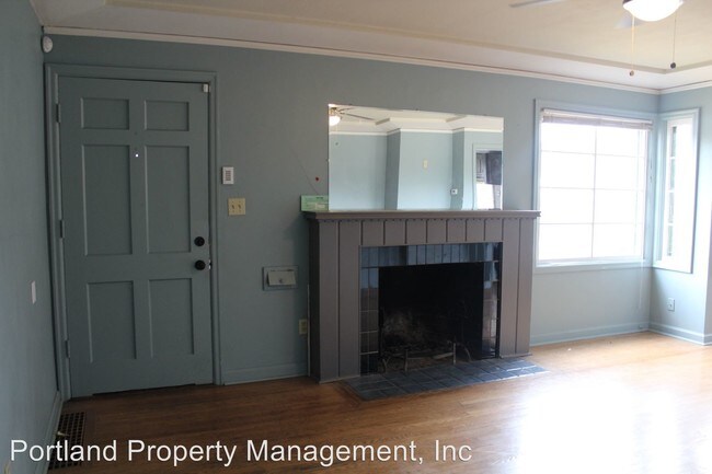 Building Photo - 8106 NE Schuyler St
