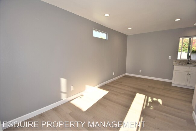 Building Photo - 1 br, 1 bath House - 2040 CAMINO DEL SOL #2