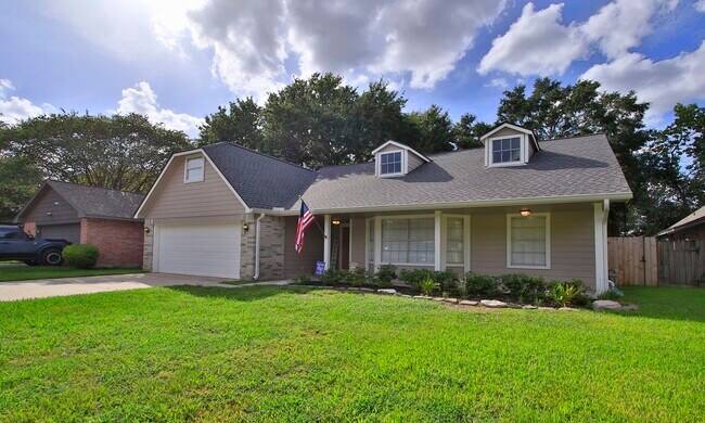 Foto del edificio - 9130 Kirkleigh Ln
