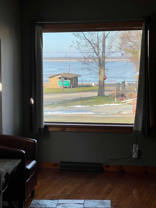 Building Photo - 812 Fremont St