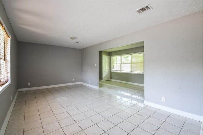 Building Photo - 1623 Camille St