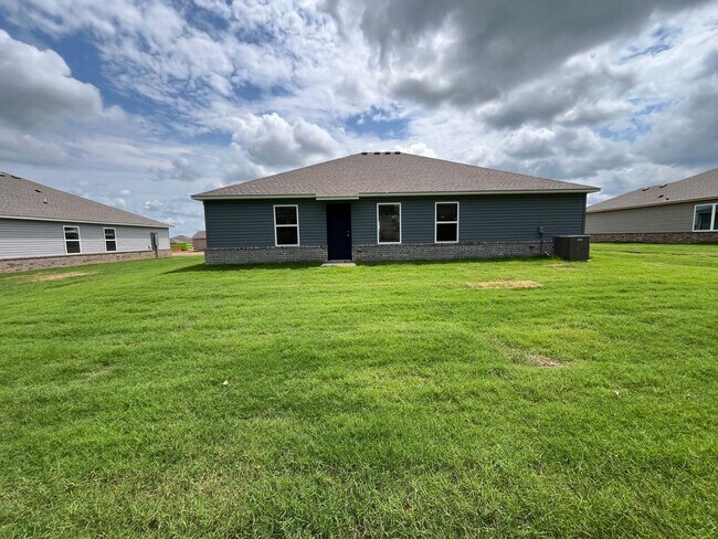Foto del edificio - BRAND NEW Four Bedroom | Two Bath Home in ...