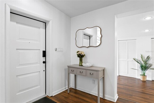 Foto del edificio - 2407 S Lois Ave