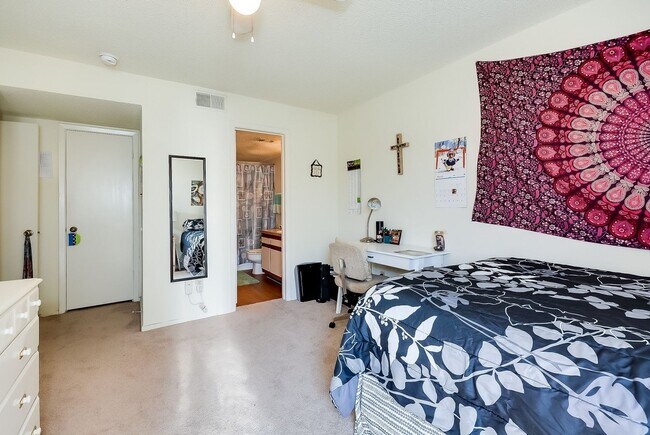 Foto del edificio - 218 N Texas Blvd
